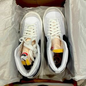 Nike Women's Blazer Mid '77 White/White-White-Black